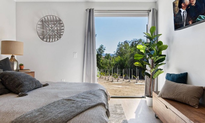 Temecula Cottage | VINEYARD VIEW HOT TUB HOME ON PRIVATE ESTATE