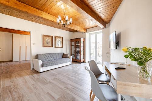 Cava de' Tirreni Apartment | Vintage Coast Pompei and Amalfi Charme