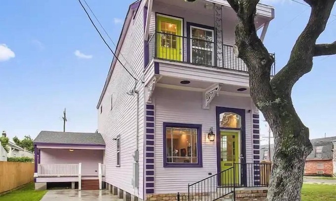 Treme House | Violet Maison de Ville: Artful Luxury in Treme - 3BR, 3.5BA, Private Parking