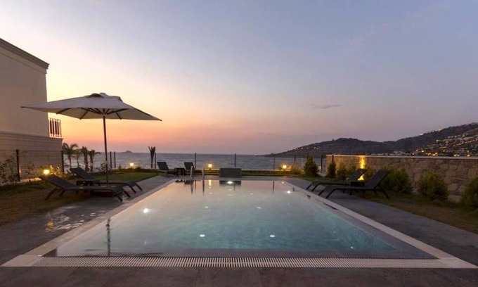 Yalikavak Villa | VIP luxury self catering 7 bedroom beach side private villa with private pool