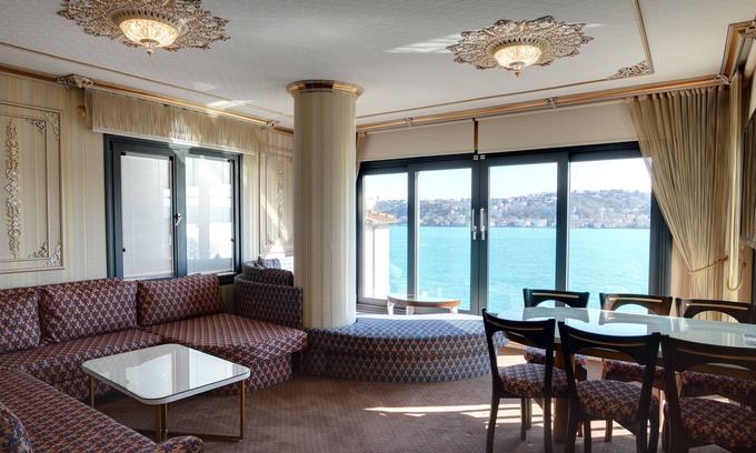 Emirgan Mahallesi Apartment | VIP Suites Bosphorus And Bridge Viewing 3+1