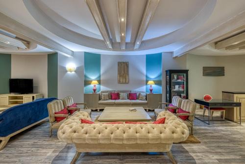 Huerta de Santa Teresa Hotel | Virgen de los Reyes