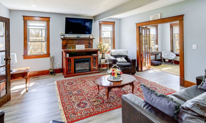Whitetop House | Virginia Getaway - Deck, Grill & Mountain Views!