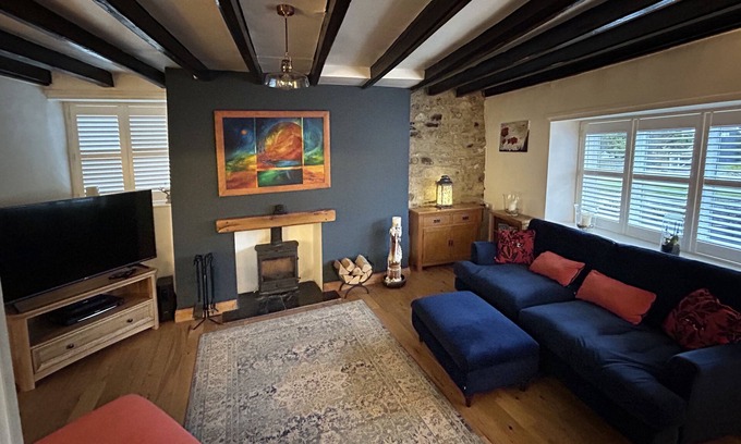 Richmond Cottage | Virginia House a Contemporary Cosy Period Cottage
