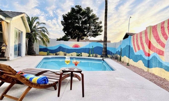 Glendale House | Visit our Arizona Oasis in Glendale!