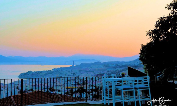 Torre de Benagalbon Apartment | Vista del Mar/Luxury apartment with a wonderful view of the Mediterranean