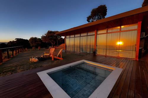Maria da Fe House | Vista espetacular, piscina e banheira no quarto!