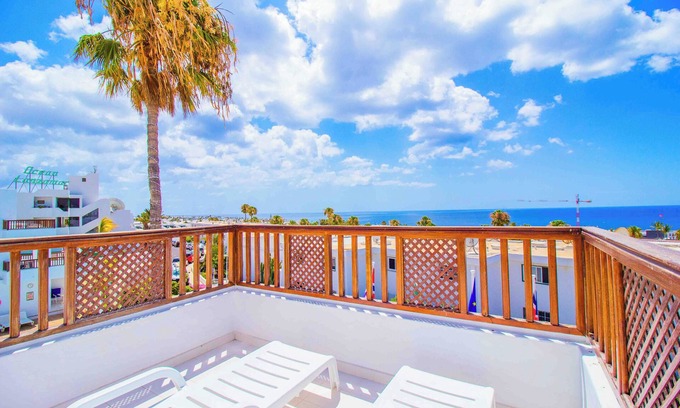 Puerto del Carmen Apartment | Vista Mar