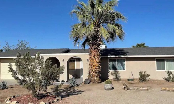 Twentynine Palms House | Vista Palma - Modern Oasis w/Hot Tub 4min fm JTNP