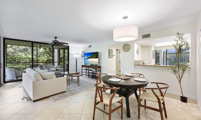Bonita Bay House | Vista: Private Beach & Kayaking