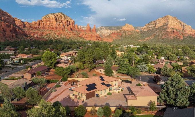 Sedona House | Vista Sol - Private, Hot Tub, Outdoor Living