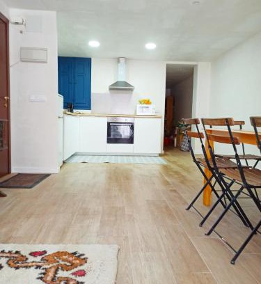 Burjasot Apartment | Vistas a las palmeras