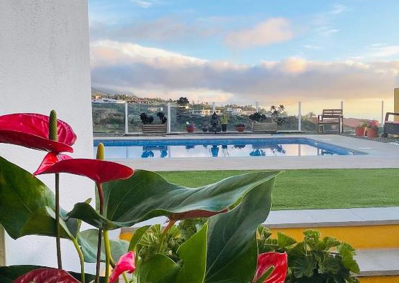 El Paso Apartment | Vistas directas al volcán y piscina