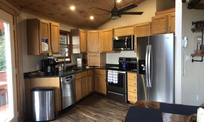 Beech Mountain Cottage | VISTAS ON VILLAGE ROAD
