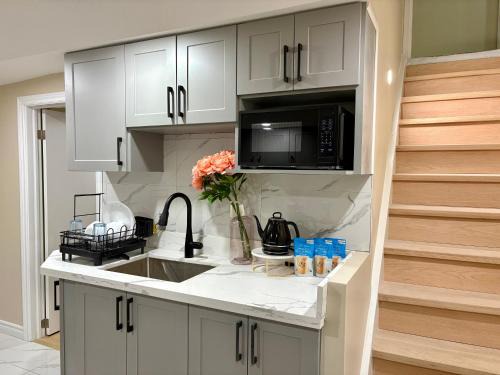 Bathurst Manor House | Vita House near Downsview and Yorkdale Shopping Center
