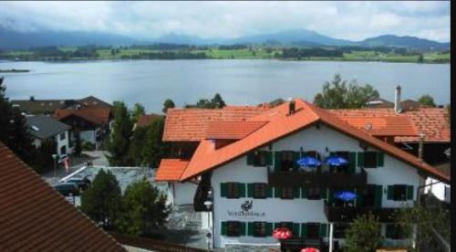 Hopfen am See House | Vitushöhle & Vitusfort Urlaub im Allgäu - Ferienwohnungen & Themenzimmer in Hopfen am See