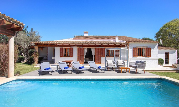 Pollensa Villa | Vives (Alegre). Espectacular villa just outside Pollensa.