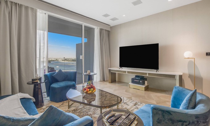 Palm Jumeirah Apartment | Voguish 2BR Apt w/Sea View at FIVE Palm
