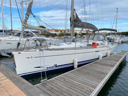 Cap d'Agde Boat Rental | Voilier hébergement atypique & Navigation