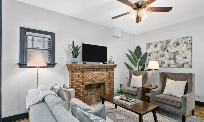 Kansas City Apartment | VOLKER 41: 2bd/1ba