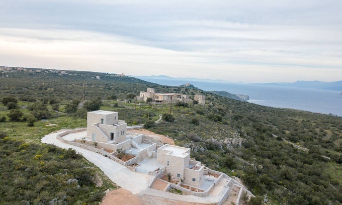 Pagkia House | Vorino Luxury Villas