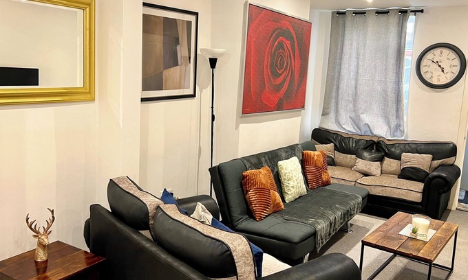 Wellingborough House | Vrbo Property