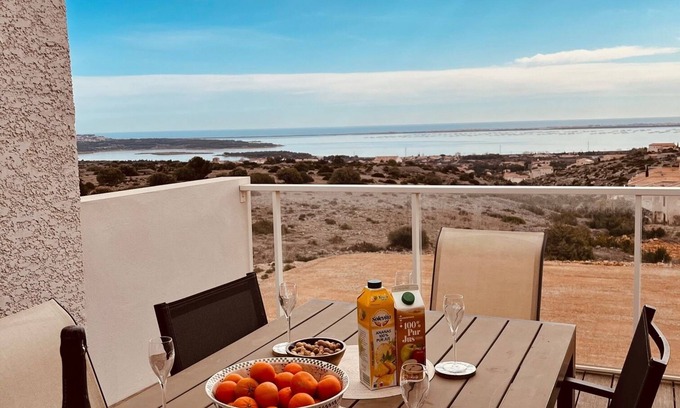 Fitou House | Vue mer Panoramique, Calme. Piscine Chauffée, mer et Plage à 10 Min. 8 Personnes