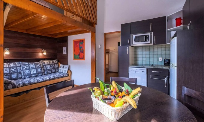 Lanslevillard Apartment | VVF Val-Cenis Haute-Maurienne * - Apartment "Le Haut - Balcony" 3 Rooms - Home baby cot impossible 7 people