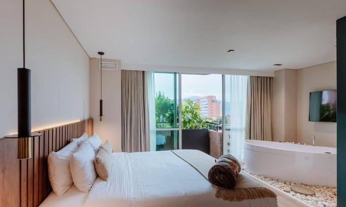El Poblado House | w* | Chic Loft w/Amazing View in Poblado