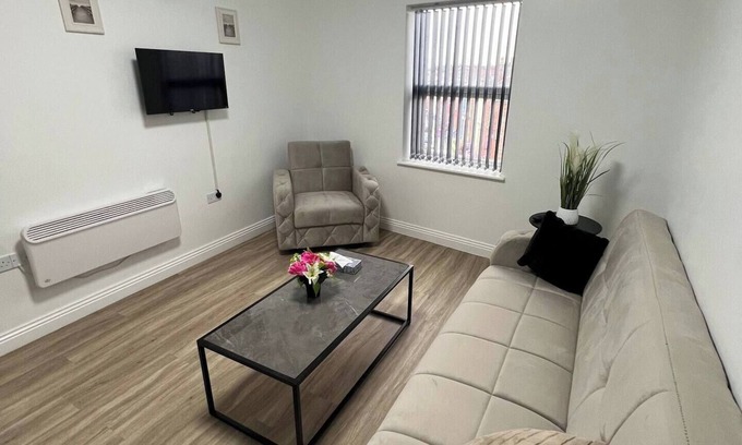 Liverpool Apartment | W/M | Smart TV | Ideal for Work Trips | Free Parking