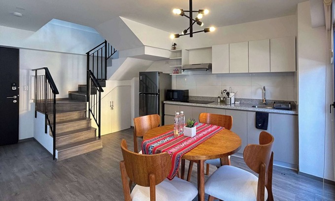 Cusco Historic Center Apartment | w* | Trendy 2BR Duplex Retreat in Cusco