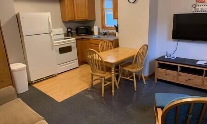 Wabash Apartment | Wabash Eagles Nest 171 Apt., 1st Floor