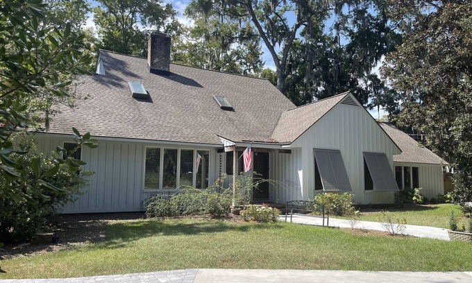 Pawleys Island House | Waccamaw River-front home with private dock and sweeping views! Family style gem