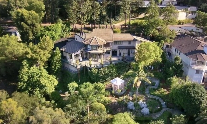 Mount Helix House | Wake to Panoramic views ~ Luxury Retreat Awaits Above the City ~ Hot Tub Oasis 🌴
