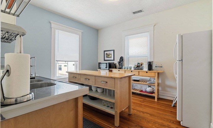 Downtown Chattanooga House | Walk & Chill - Southside, Sips, Choo Choo