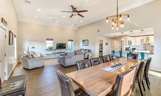 Culver House | Walk to Academy: Family Lake Penthouse in Culver!