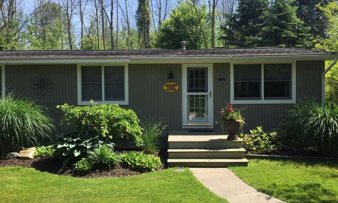 Douglas Cottage | Walk to Beach - Cozy Douglas Cottage - Close to Downtown Saugatuck