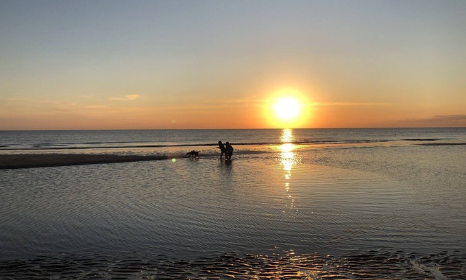 Villas House | Walk to Beach! Dog Friendly! Nicely Renovated Cottage. Close to Cape May. WiFi!