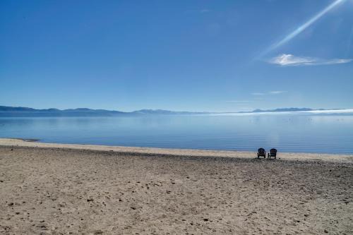 Tahoe Vista House | Walk to Beach Mourelatos Lakeshore Resort Condo!