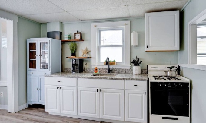 Hampton Apartment | Walk to beach unit 1