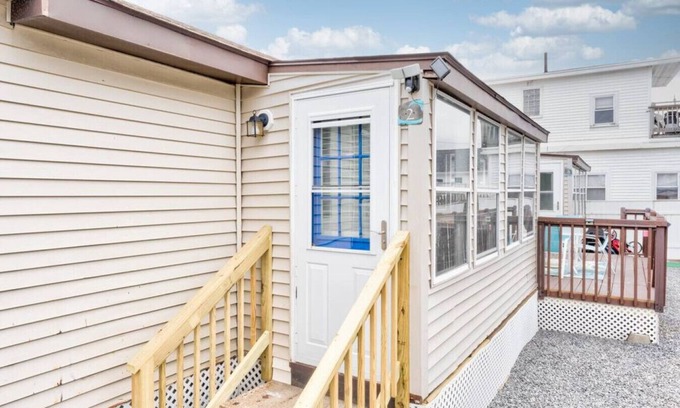 Hampton Apartment | Walk to Beach Unit 2