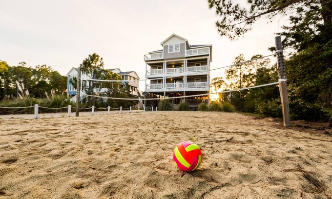 Salvo House | Walk to Beach - Views - Free Heated Pool - Hot Tub - Pet Friendly