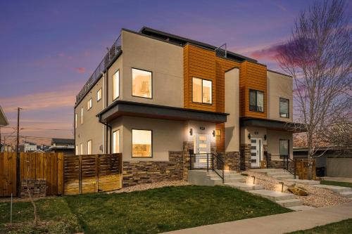 West Colfax House | Walk To Broncos Stadium Hot Tub & Rooftop