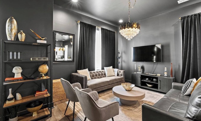 Downtown Nashville House | Walk to Downtown: Rooftop Deck & Hot Tub