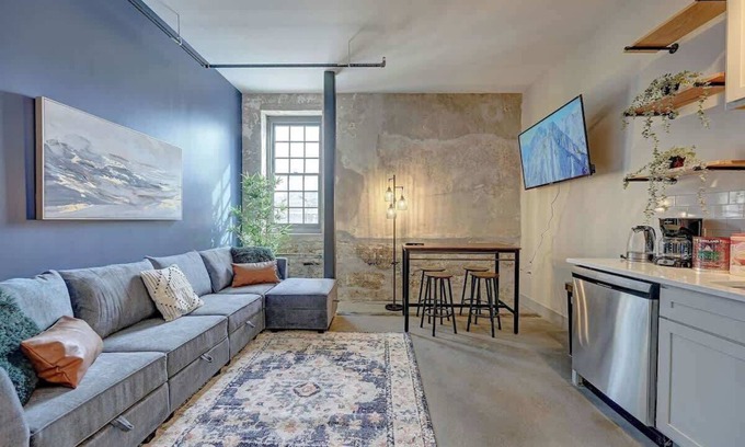Westown Apartment | Walk to Fiserv & Pabst | Pool, Gym, W/D + Parking