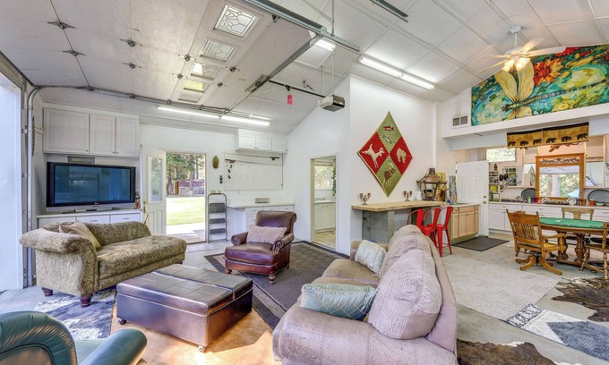 Libby Apartment | Walk to Happys Inn: Studio w/Outdoor Space!