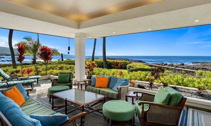 Kailua-Kona House | 🏖️Walk to Keiki Beach! Spectacular Oceanfront | Unbeatable Views & Location