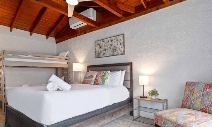 Volente Cabin | Walk to Lake Travis│Waterpark w/Pools, Waterslides, Sandy Beach│Bungalow for 4