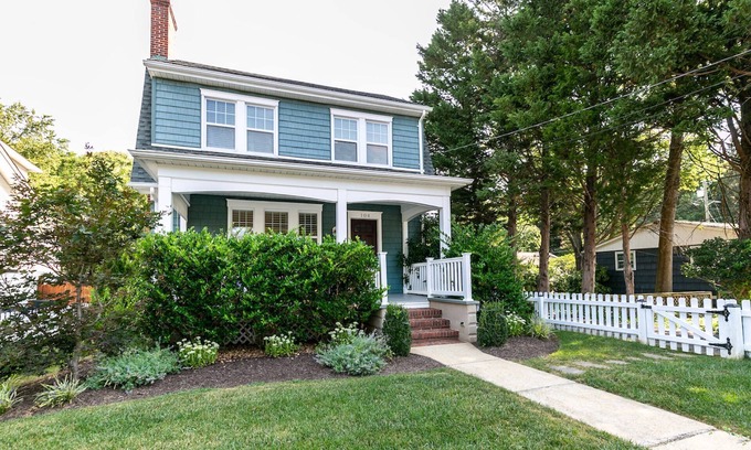 West Annapolis House | Walk to Navy Stadium, Restaurants, Shops from Luxury Home with Private Backyard, Parking