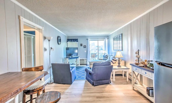 Myrtle Beach Apartment | Walk to Ocean Myrtle Beach Condo with Balcony!